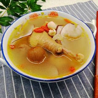夏天清热祛湿，美容养颜～海底椰煲鸡汤