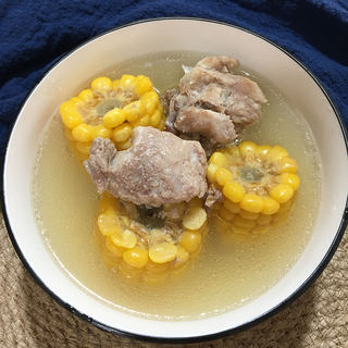 玉米炖排骨