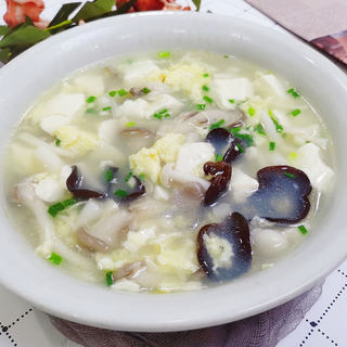菌菇豆腐汤