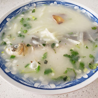 萝卜丝鲫鱼汤