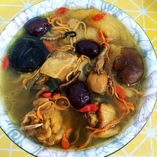 野生菌炖鸡