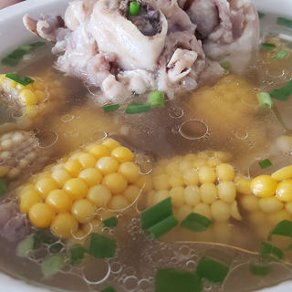 玉米炖大骨头