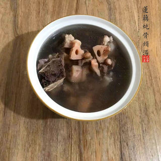莲藕炖骨头汤