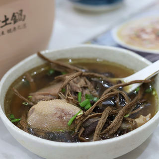 茶树菇炖鸭子