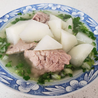 萝卜炖骨头汤