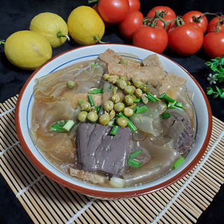 肉饼鸭血炖粉皮