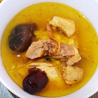菌菇土鸡汤