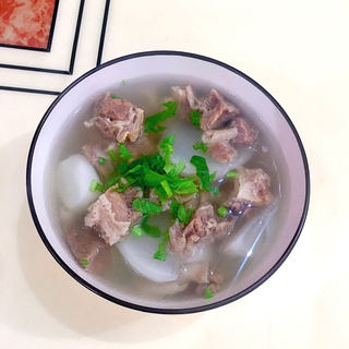 白萝卜煲牛腩汤
