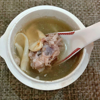 鸡蛋胶海底椰炖排骨汤
