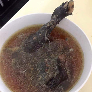 灵芝乌鸡汤