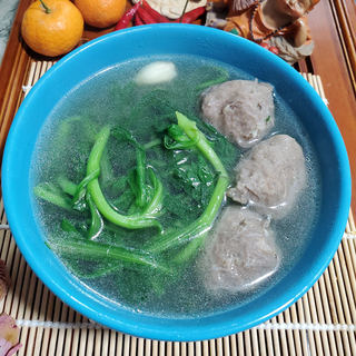 茼蒿牛肉丸子汤