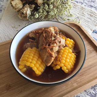 玉米虫草花煲排骨