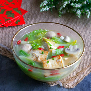 平菇豆腐娃娃菜汤