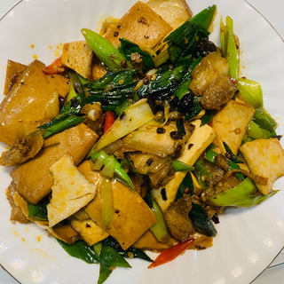 蒜苗豆干回锅肉