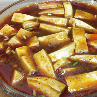 懒人版麻婆豆腐、又香又麻又辣，就着汤汁能吃两碗米饭。