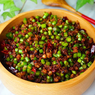 肉末蒜薹粒
