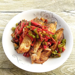 双椒豆瓣边鱼块