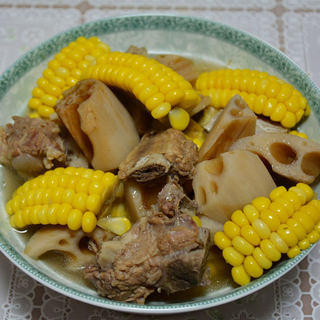 莲藕玉米排骨汤