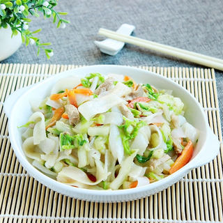 大白菜肉丝炒河粉