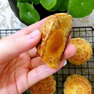 广式莲蓉蛋黄月饼