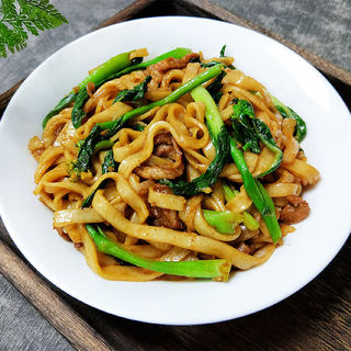 菜心炒河粉