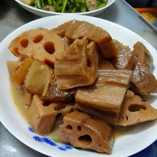 广式腊肉焖莲藕