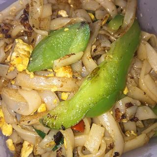 鸡蛋辣椒炒河粉