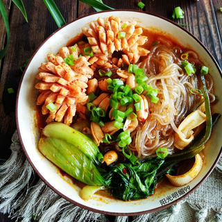 麻辣三文鱼肠粉