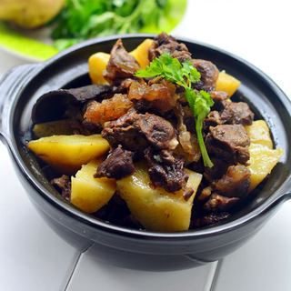 冬季食疗补品---土豆煲牛腩