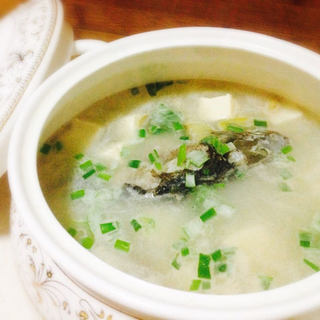 奶白鲫鱼豆腐汤