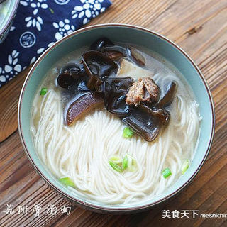 菌菇排骨汤面