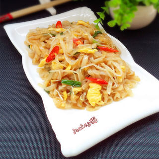 鸡蛋炒河粉