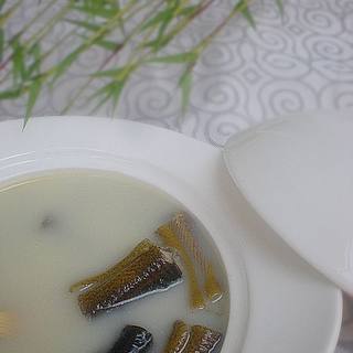 苏菜—白汁黄鳝