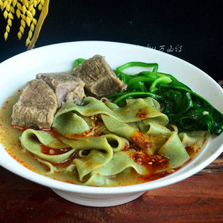 牛肉菠菜烩面