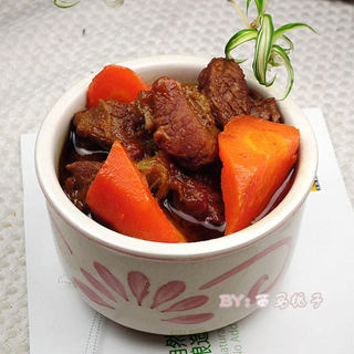 冬季养生菜的最佳搭配---番茄胡萝卜炖牛腩