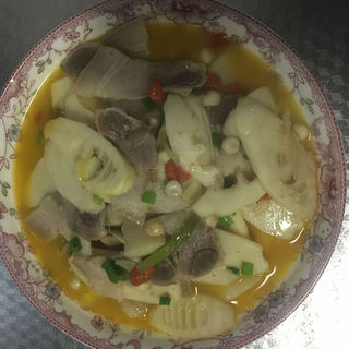 苏州鸡头米炒春笋咸肉片