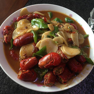 暴雨天里的麻辣诱惑【秘制黄萌十三香小龙虾】