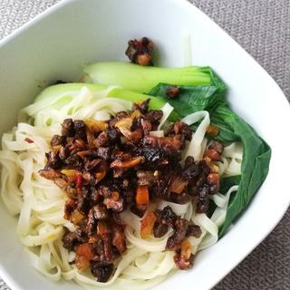 香菇牛肉炸酱面