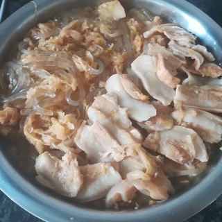 东北酸菜炖五花肉粉条