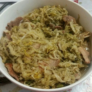 简单的东北酸菜炖肉