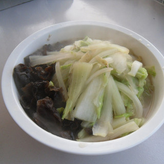 白菜炖黑木耳