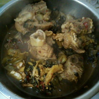 酸菜炖大骨