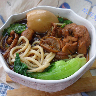 蘑菇炖鸡面