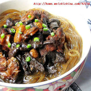 小鸡炖蘑菇