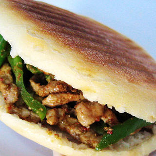 孜然炒肉夹馍