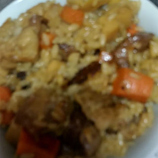 羊肉手抓饭。