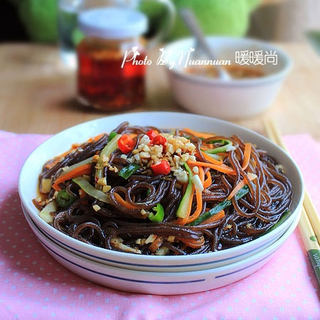 凉拌蕨根粉
