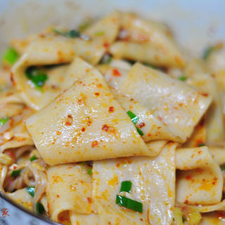 老陕面食之油泼扯面——不用抹油的家常扯面做法