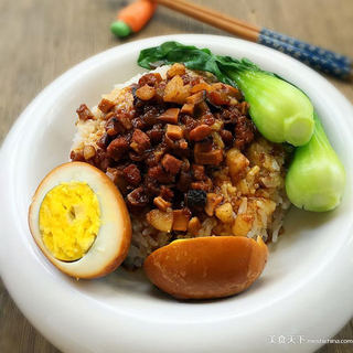 洋葱酥卤肉饭