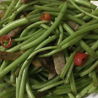 藜蒿炒腊肉